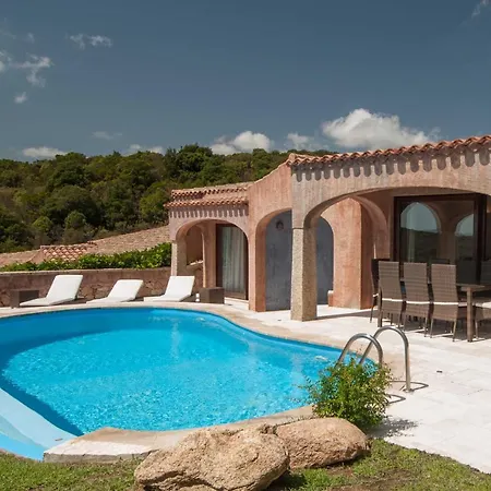 Sleeps 6 Pool Air Con Wifi Abbiadori