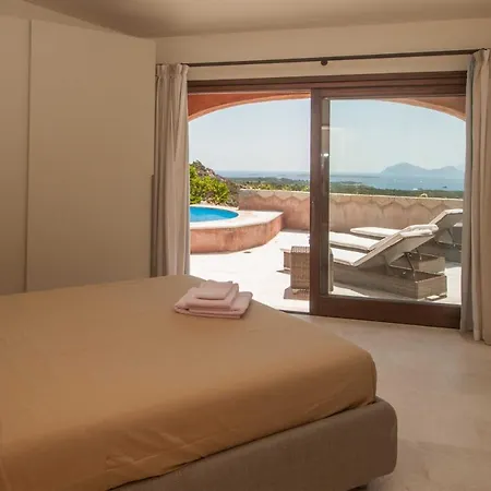 Sleeps 6 Pool Air Con Wifi * Abbiadori
